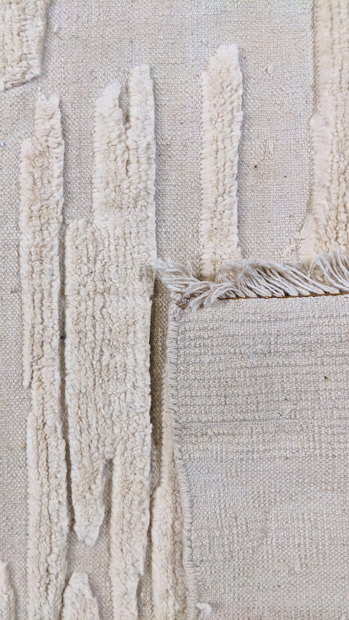 Snugly Textured Berber Wool Rug - Size: 9.11 x 8.4-4