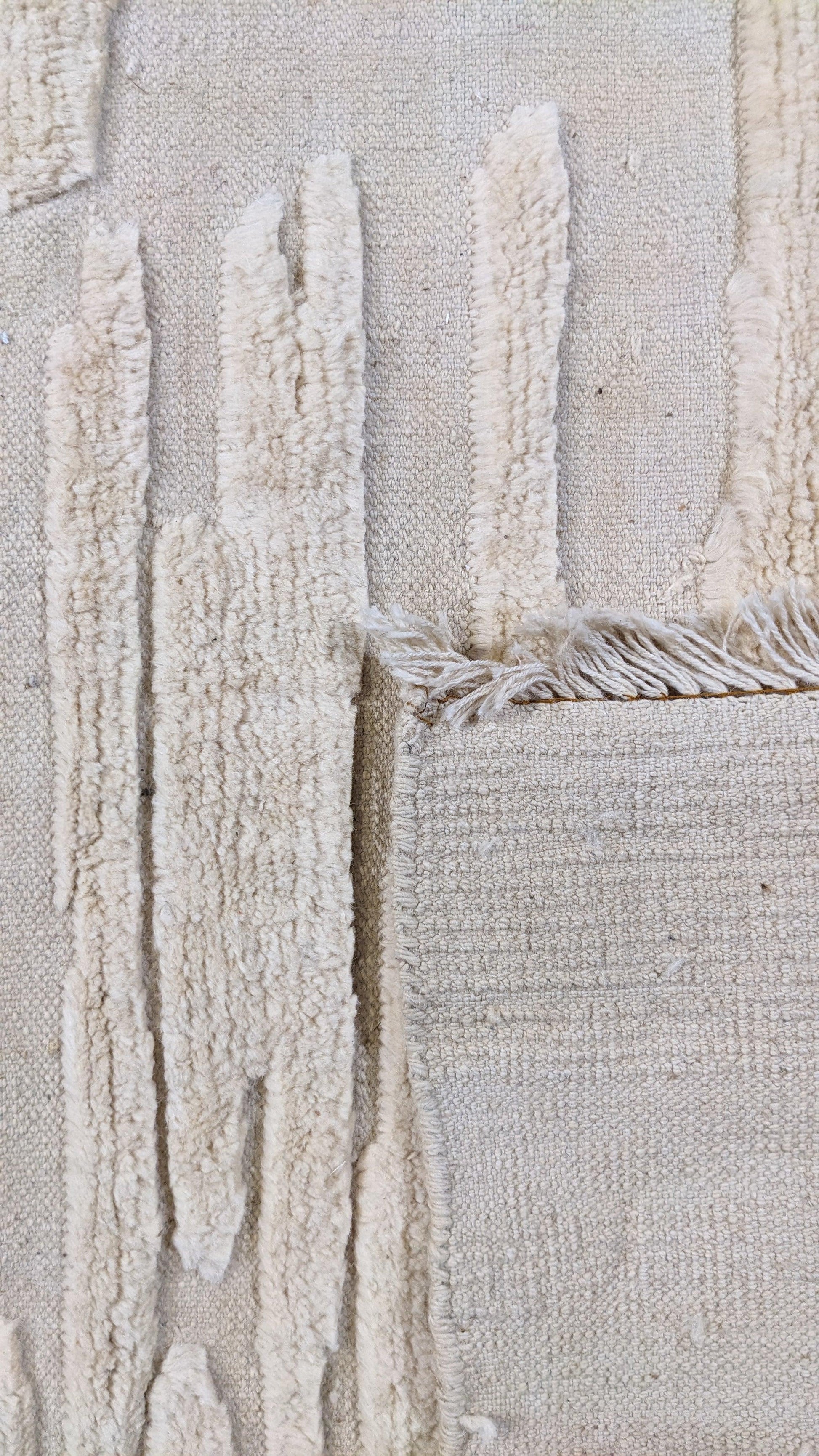 Snugly Textured Berber Wool Rug - Size: 9.11 x 8.4-4