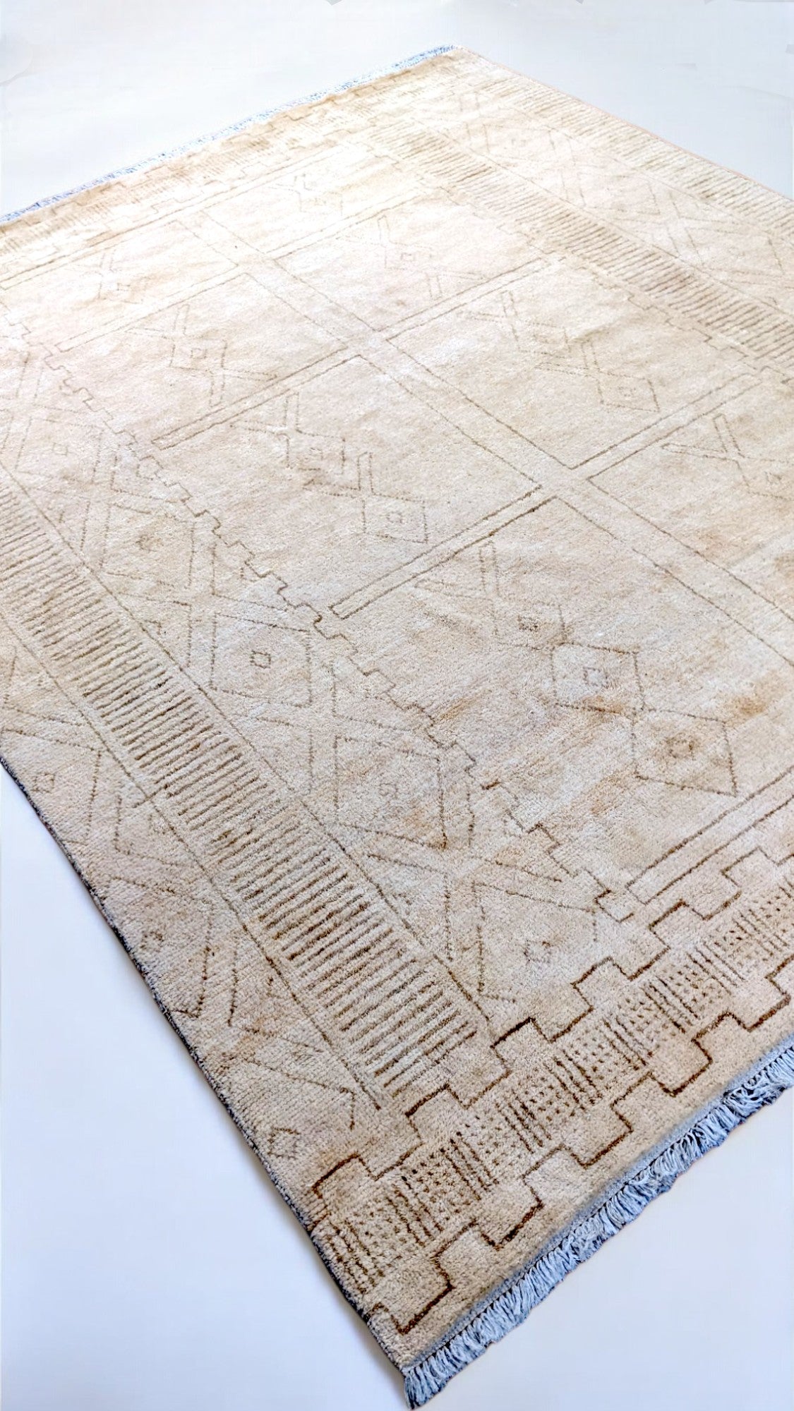 Florea Hand Knotted Rug - Size: 10'3" x 8'3"