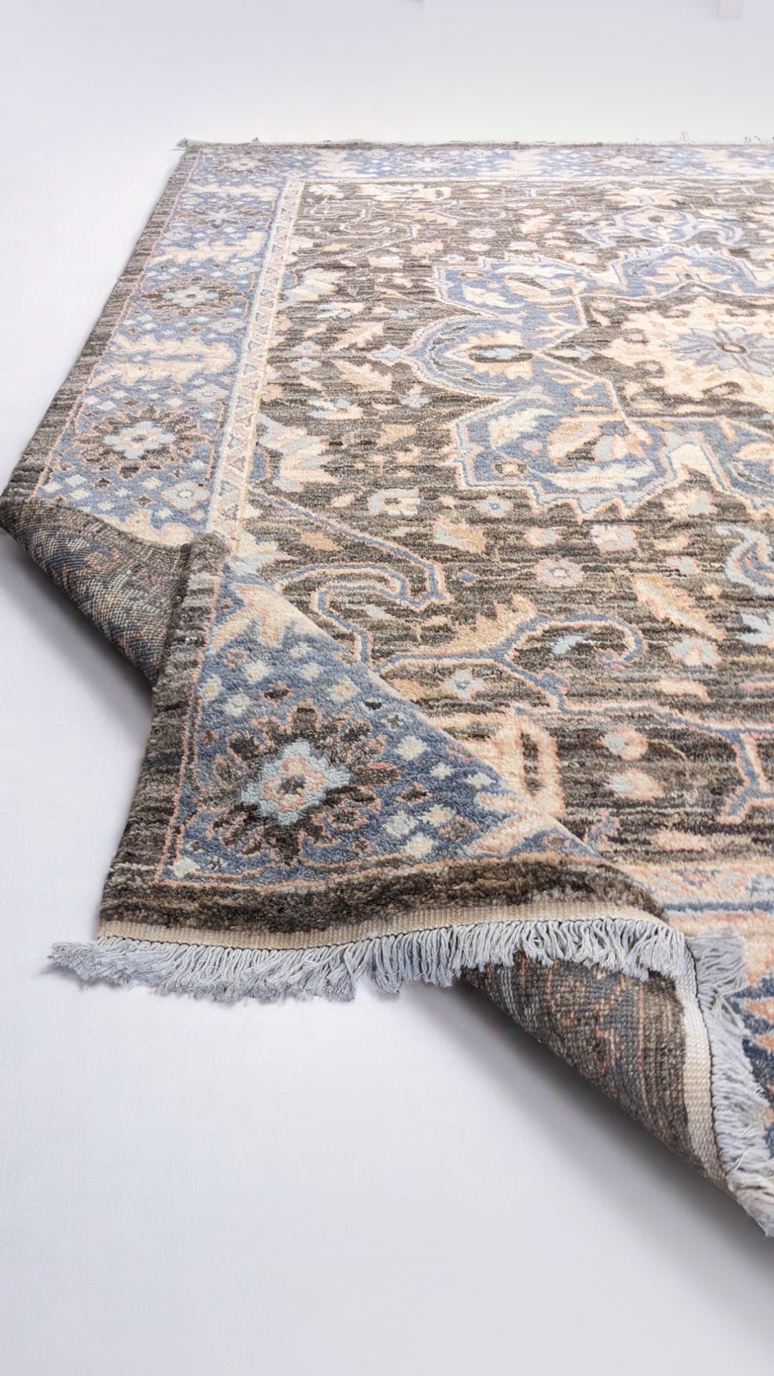 Wrealm Hand Knotted Rug - Size: 10'3" x 8'1"